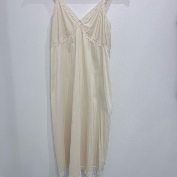 Vintage Kayser night gown beige made in canada size 36 - Picture 3 of 7